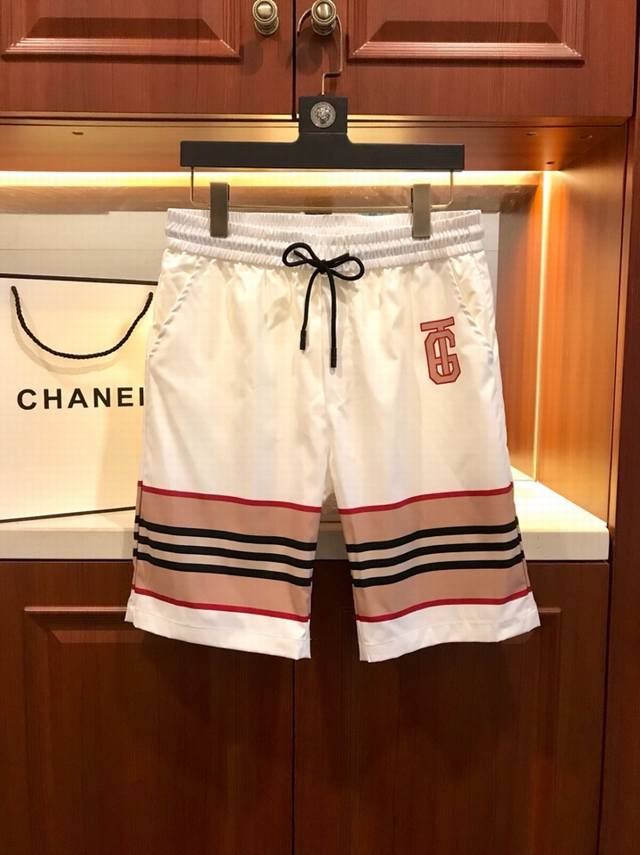 特价 Burberry 巴宝莉 夏季新款沙滩裤 采用进口定制面料 透气 轻薄 光滑手感 超清晰印刷制作 腰部定制螺纹设计 腰围可伸缩大小 男女同款 M-3Xl