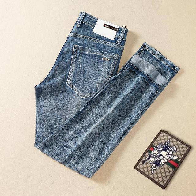 炎炎夏日浅色系牛仔裤来一波古奇 Gucci 原单狠货 Ss第一波新品牛仔裤 原厂代工五金，辅料都是1:1的跟足原版设计真正殿堂级的牛仔裤, 不挑人 上身绝对的有