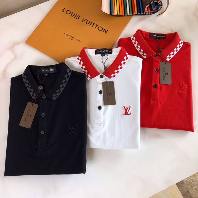 顶级品质.真心推荐 L。V 夏最新款，专柜爆款推荐，双丝光棉面料！丝滑透气！款式百搭，面料手感极佳，车工走线整齐、做工无可挑剔，上身超级帅气！48-56 M-3