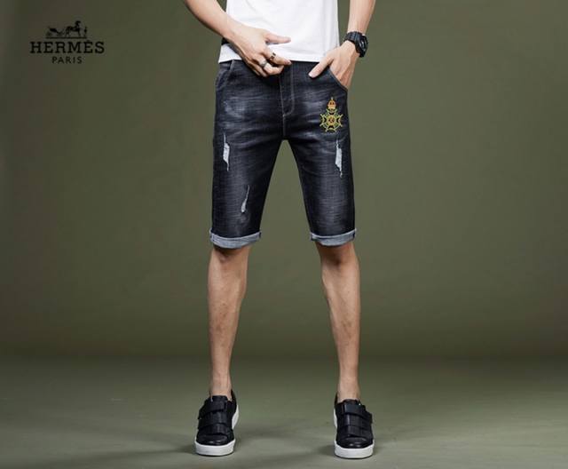 店主力荐！主推爆款！ 爱马仕 最新款专柜同款首发！高端时尚牛仔短裤 上身瞬间变欧巴！，简约时尚的三维裁剪，工艺独特，原单代工厂p出品；上身效果极佳，彰显自信气质