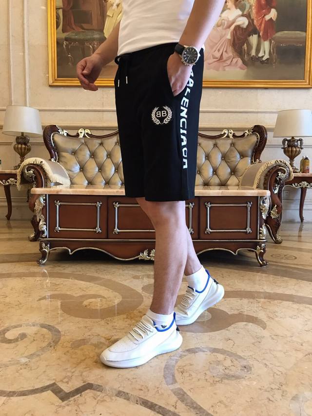 真心推荐！顶级品质！ 巴黎 面料：精品双丝光棉！短裤！ 夏季新款！ 实物拍摄顶级好货！简约大气！ 176 高 145斤穿L M-Xxl，最新顶尖官网原单 手感细