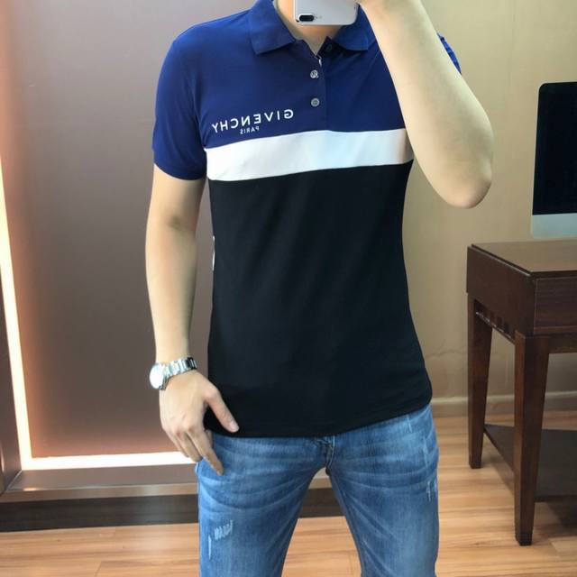 纪梵希 春夏官网最新款男士短袖翻领polot恤，超有型的一款单品，极具元素风格化，顶级客供订织珠地棉面料，肌理纹路非常细腻，光泽度与质感优越，亲肤体验感极佳，视