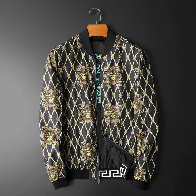 主推款 早春系列，男士连帽风衣夹克 双面可穿 时尚奢华单品设计，防风记忆免烫抗皱聚酯纤维面料 更加时尚有感觉 高标准定制 上身非常有型，客供辅料，任何时装都可以