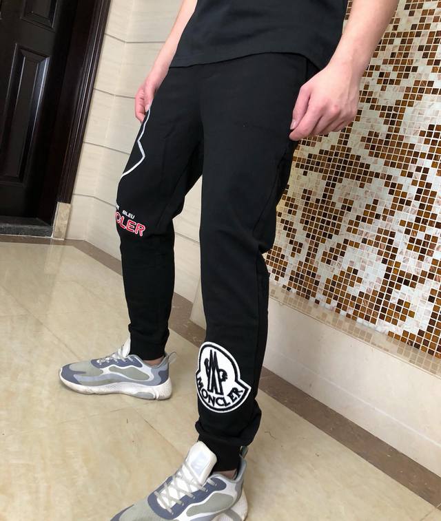 Mo20春夏欧洲专柜休闲裤，打造帅气型男，专柜订制原版五金辅料，欧范十足，进口定织高密度面料，裤子的车线都是精细做工 码数M-3Xl