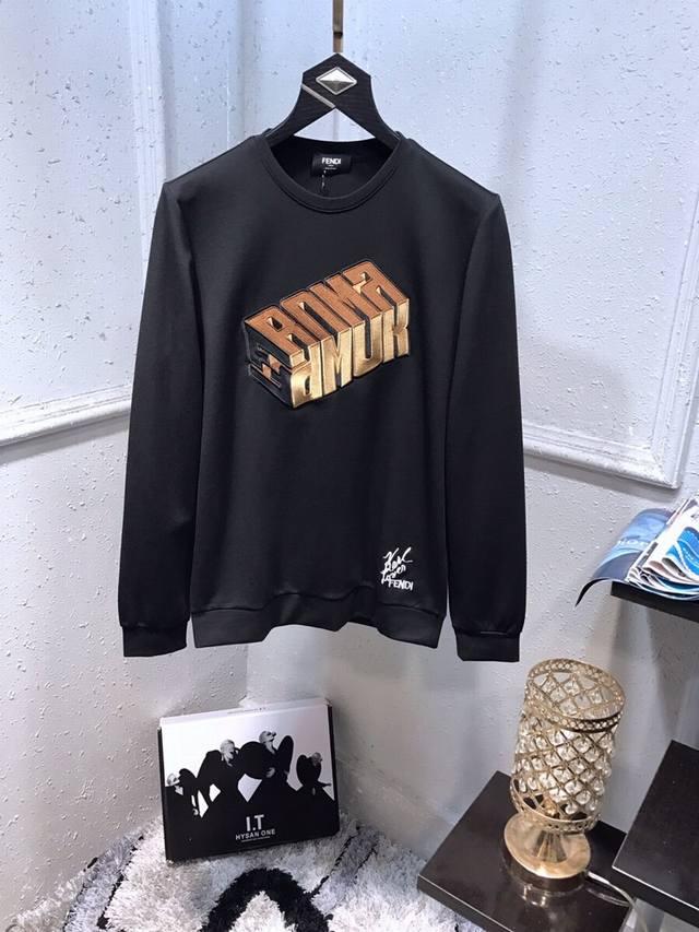 芬迪 F*Endi Ss专柜在售爆款走秀款 限量款外贸公司订单 原厂 原标 原洗水麦 进口卫衣面料 密度、克重全部达标、Zp对比正版。 超个性萌哒哒小怪兽手感细