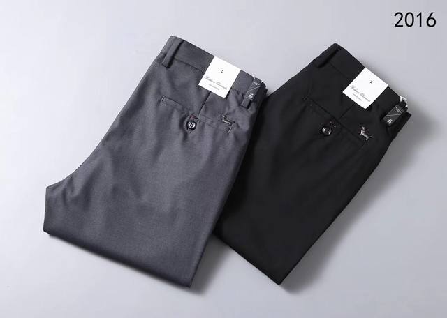 Tb 时尚休闲裤，风靡欧洲，新品系列，采用进口高档加厚面料，大牌很时尚，奢华经典配饰，完美立体剪裁，穿着起来更加舒服，低调奢华，专柜尺码:29-40 无37