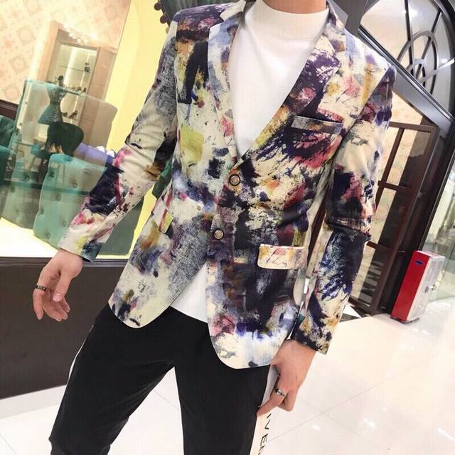 Burberry 巴宝莉 冬季最新款提花西装外套，原版1-1复刻、车线工整细致做工无可否认，整体提花涂鸦设计、精选优质聚酯纤维氨纶绵面料、上身效果超帅轻松驾驭，