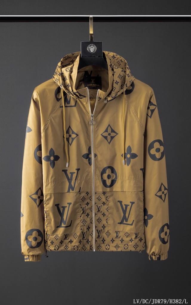 春款 纪念款 ！！路易*登H382 Louisvu*Tton 高级定制 米兰在走秀的时候 我们就已经有了 绝对真品质 代购们不用去专柜排队等候 Lv商务老花大图