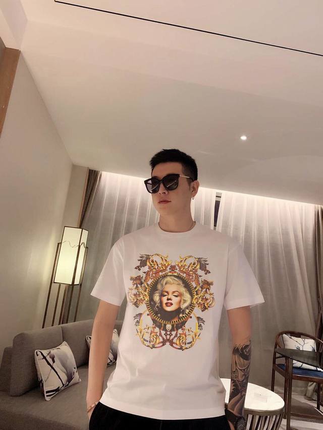 瓦莎 春夏新款到货品牌设计图案 3D数码重工艺 黑白兰色 高端品质 双股丝光棉面料 M~3Xl