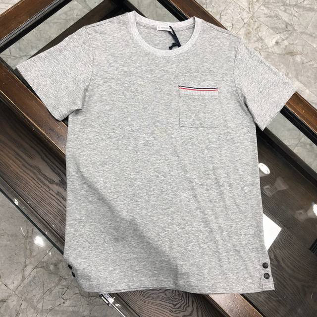 现货代发 Moncler 蒙口官网新款，专柜同步 精梳棉面料，舒适柔软， 三色，蓝色，白色，灰色M～3Xl