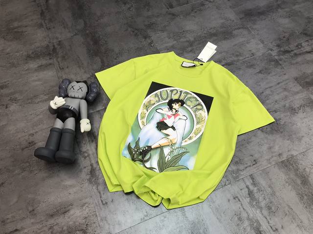 Gucci古驰 Ss 新款美少女战士T恤 时尚圆领设计 修饰颈部线条 胸前美少女图案设计 甜美少女感十足 宽松的设计上身舒服有型 安全舒适的纯棉面料 不起球不掉