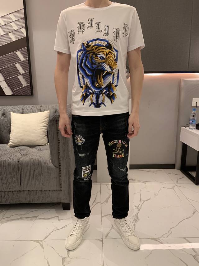 Ed 埃德哈 春夏最新款男士短袖T恤 官网同步 高端品质 简洁时尚定制欧洲进口双丝光棉面料 手感柔软细腻 穿着亲肤舒适 胸前进口压胶烫钻 Logo图案设计 百搭