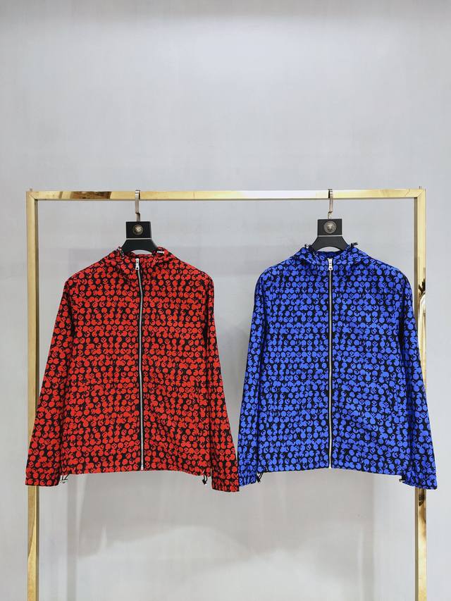 Lv 路易 19秋冬新款连帽外套 定制面料 满身Lv印花细节满分 男女同款 M-3Xl