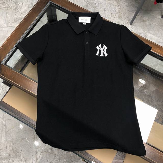 现货代发 全新春季新款 Gucci 古驰.重磅推出超A短袖pool衫欧洲专柜原版珠地双丝光面料搭配Logo 设计更加时尚感觉高标准定制上身非常有型，客供辅料，任