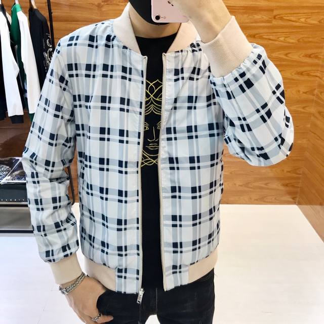 Burbe** 巴宝*利 新款秋冬男士风衣夹克外套 官网同步发布 双面穿 原单牛货 面料采用原版聚酯纤维防风防水设计 高清数码印花格子 袖口罗纹针织面料 大师级