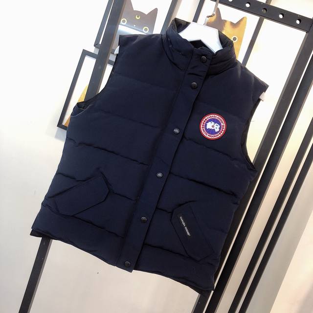 Canada Gooes Lb制造马甲女款 情侣亲子款 工厂p直供:供应全球代购.微商.实体.天猫.高端档口以及工作室合作，可免费代发！ 加拿大鹅马甲男女款，市