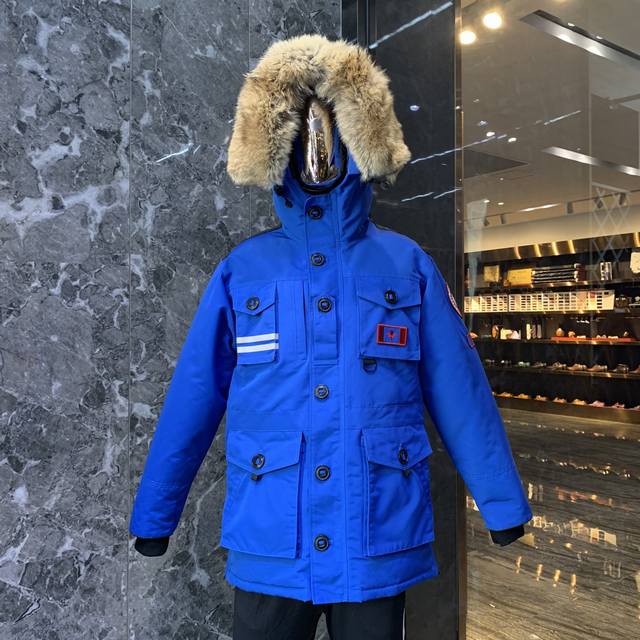 Canada Gooes 周年款 : 天蓝色 男女款 高端级:650貉毛 780狼毛 工厂p直供:供应全球代购.微商.实体.天猫.高端档口以及工作室合作，可免费