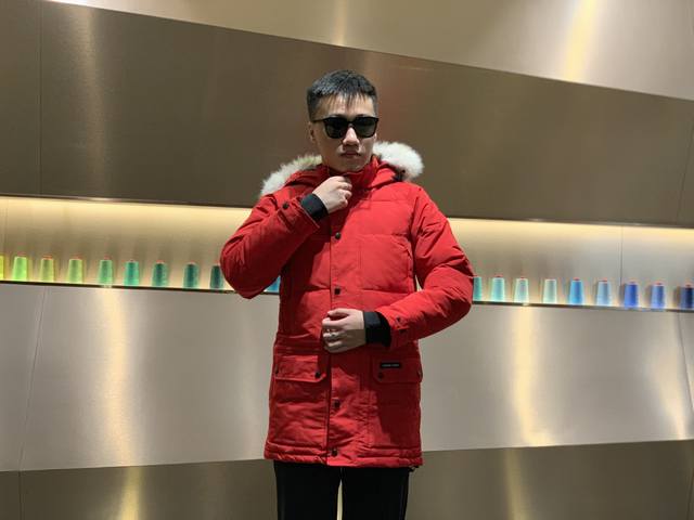 Canada Gooes 30款 : 红色 男款 中端级: 貉毛 710狼毛 工厂p直供:供应全球代购.微商.实体.天猫.高端档口以及工作室合作，可免费代发！