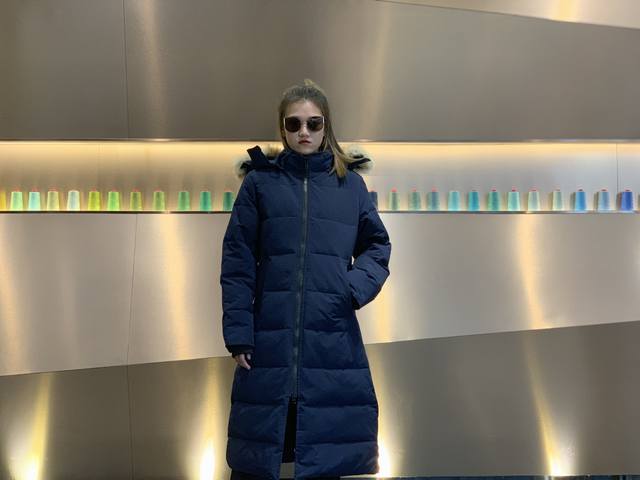 Canada Gooes 22款 : 藏兰色 女款 中端级: 貉毛 650狼毛 工厂p直供:供应全球代购.微商.实体.天猫.高端档口以及工作室合作，可免费代发！