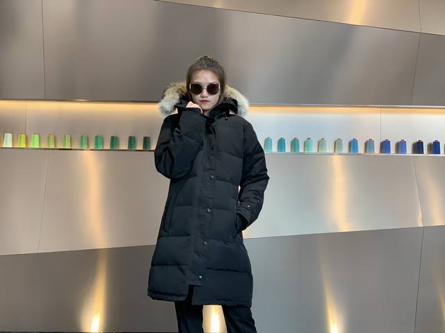 Canada Gooes 15款 : 黑色 女款 高端级: 貉毛 650狼毛 工厂p直供:供应全球代购.微商.实体.天猫.高端档口以及工作室合作，可免费代发！