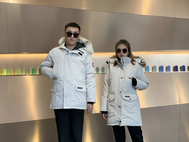 Canada Gooes 13款 : 白色 男款 中端级: 貉毛 600狼毛 工厂p直供:供应全球代购.微商.实体.天猫.高端档口以及工作室合作，可免费代发！