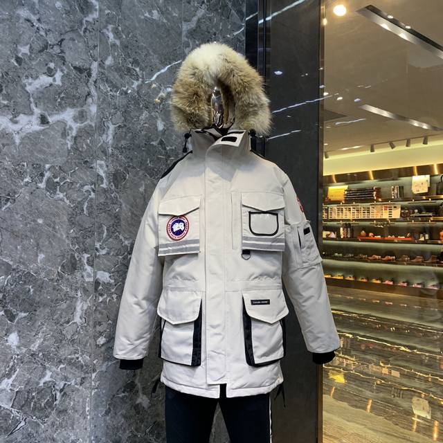 Canada Gooes 10款 雪咒 : 米白色 男女款 高端级: 貉子毛 710狼毛 工厂p直供:供应全球代购.微商.实体.天猫.高端档口以及工作室合作，可