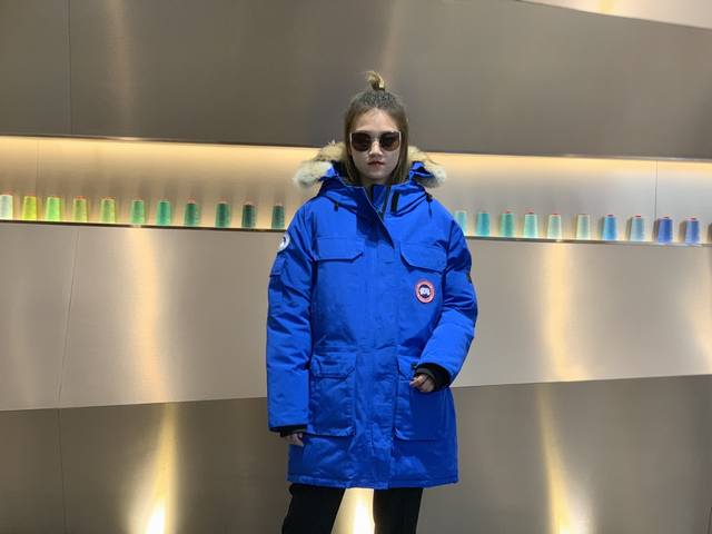 Canada Gooes 09款 : 天蓝色 女款 高端级: 貉毛 650狼毛 工厂p直供:供应全球代购.微商.实体.天猫.高端档口以及工作室合作，可免费代发！
