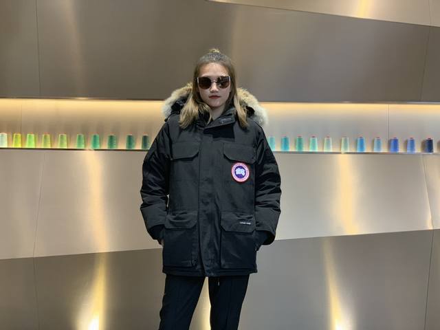 Canada Gooes 08款 : 黑色 男女款 高端级: 貉毛 650狼毛 工厂p直供:供应全球代购.微商.实体.天猫.高端档口以及工作室合作，可免费代发！