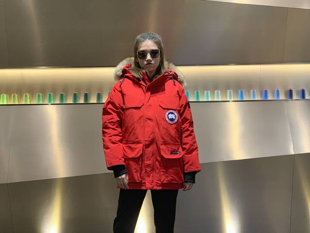 Canada Gooes 08款 : 红色 男女款 高端级: 貉毛 650狼毛 工厂p直供:供应全球代购.微商.实体.天猫.高端档口以及工作室合作，可免费代发！