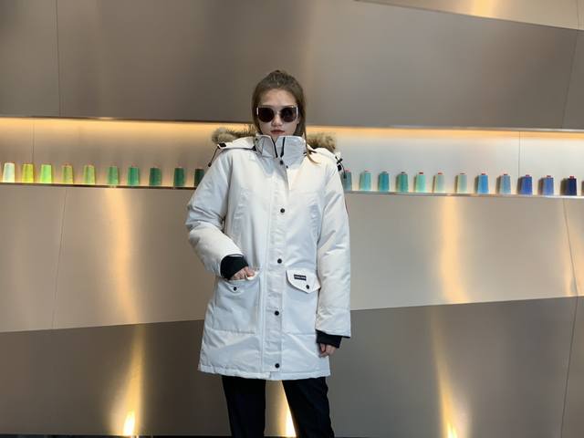 Canada Gooes 07款 : 米白色 女款 中端级: 貉毛 600狼毛 工厂p直供:供应全球代购.微商.实体.天猫.高端档口以及工作室合作，可免费代发！