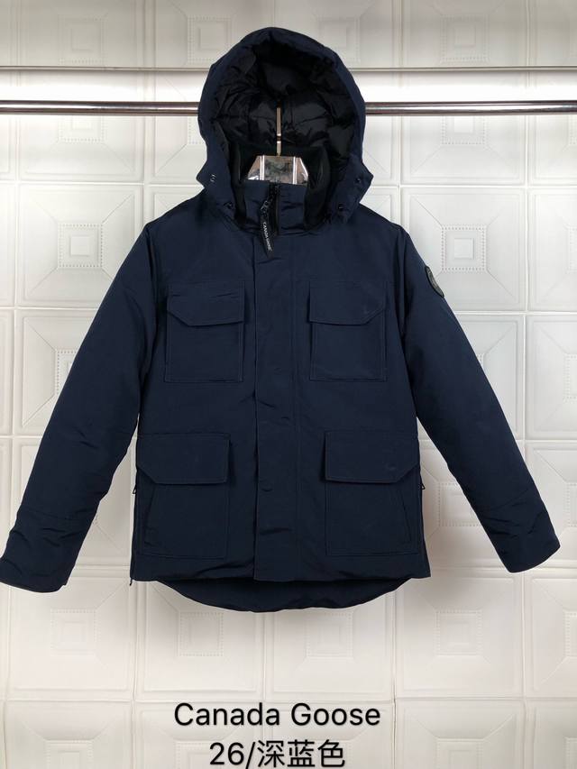 款式：大鹅26款 颜色：深蓝色 淘宝 微商 实体店 外贸 Canada Goose Macmillan 加拿大鹅 明星都喜爱的款，修身，简约，百搭，保暖。26新