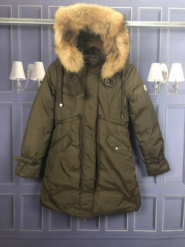 p价: 放店价500 支持淘宝 微商 实体 款式：蒙口2061 女士羽绒服 材料:90达标绒，.3层面料，不钻绒， 颜色：咖啡色 尺码:1 6码