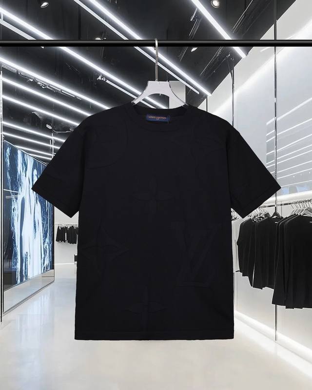 高品质原版开发 Louis Vuitton 路易威登 暗纹浮雕老花Logo针织T恤 独家定制，原版面料 官方同款 圆领衫 短袖 定制手感非常舒服 2025Ss春