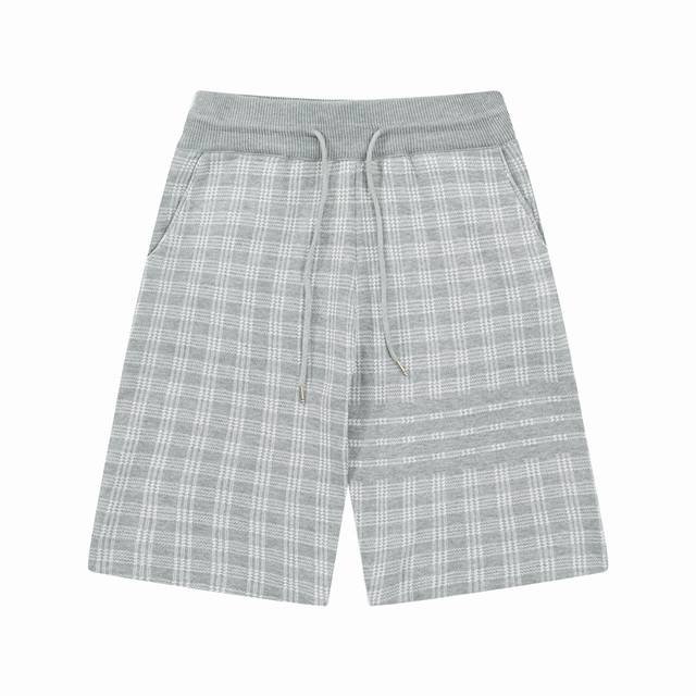 Thom Browne Ss新款针织短裤，定制面料采用威化布织法，提花针织工艺，版型紧致立体，4杠拼接，定制裤绳五金质感强，顺滑，上身舒适透气，凹凸有型的立体感