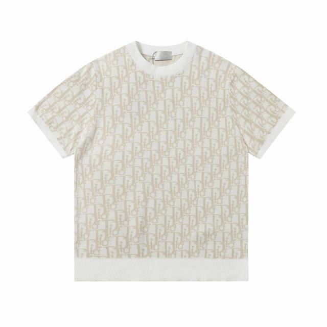 9833#特价 非质量问题 不退不换 大货细节图 迪奥2025新款 纯棉针织短袖T恤 男女同款 轻奢高级，百搭又显瘦 男女都可轻松驾驭！ 品质精细程度可以放大看