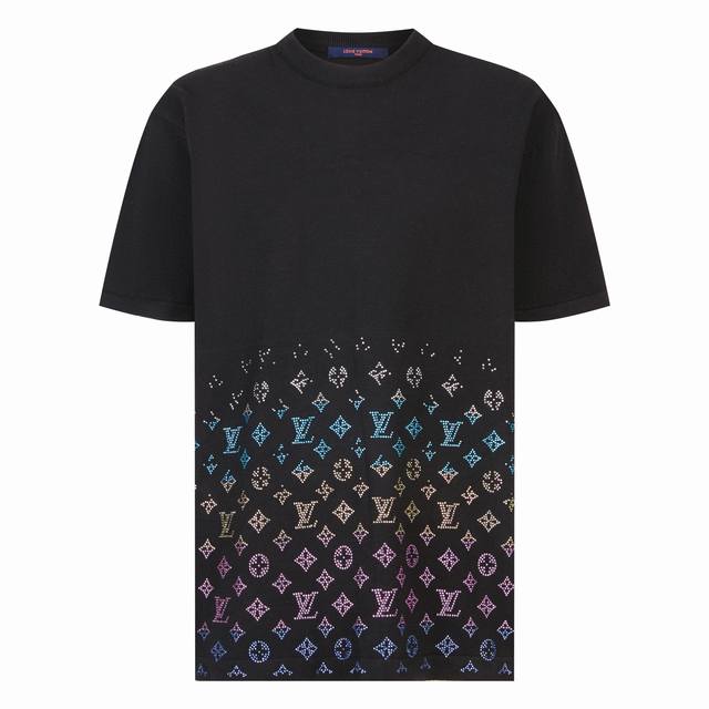 9863#特价 非质量问题 不退不换 大货细节图 原版开发 顶级版本』 Louis Vuitton 烫钻针织短袖 面料：采用纯棉纱线定织 该款针织T恤按原版16