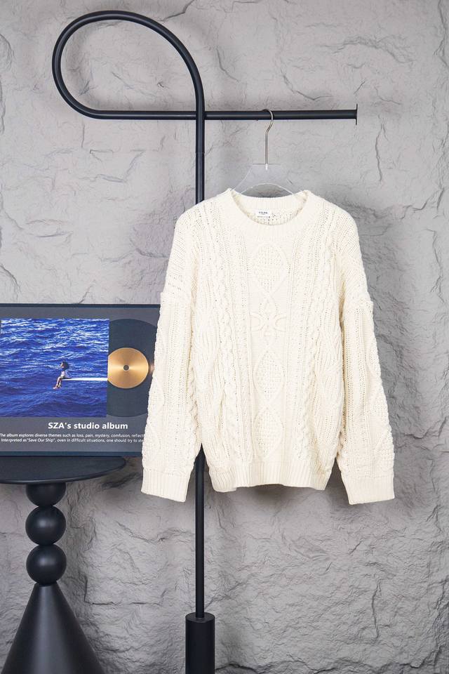 款号：M283 顶级复刻版本 Celine 赛琳经典款米色配色麻花设计情侣圆领针织圆领套头毛衣 #卖的是质量而不仅仅是个款式面料的厚实度以及绣花工艺包括辅料细节