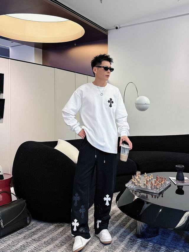 裤子 p ，衣服 p290 Chrome Hearte 克罗心 Ch Ss新款 十字架马蹄克罗心梵文 立体贴布秀工艺。双面棉双纱汗布面料，同缸定染特种加粗32支