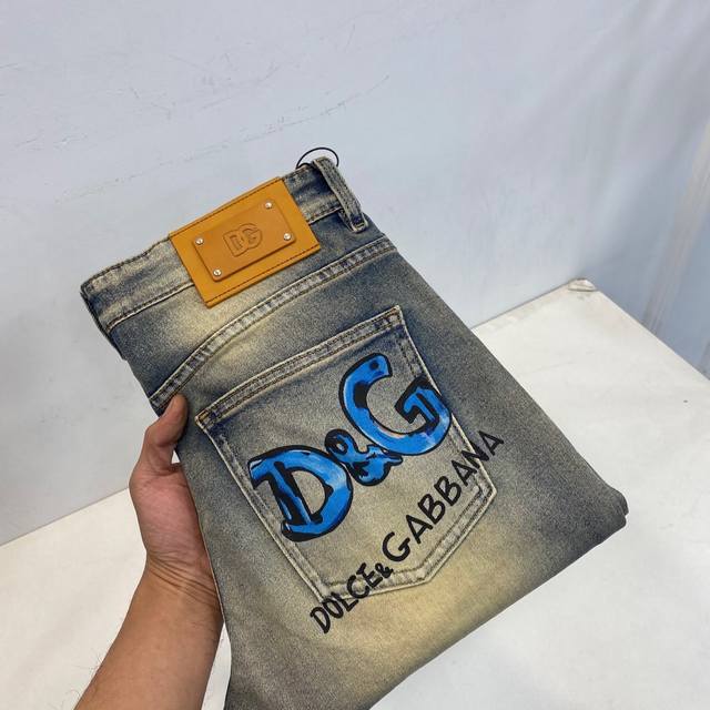 顶级版本 特价 。2025春夏欧洲专柜新款 超A代购级别海外贸易公司订单货源，顶级原单高端男士定制时尚修身小直筒牛仔裤528～23 颜色：图片色 尺码：29-4