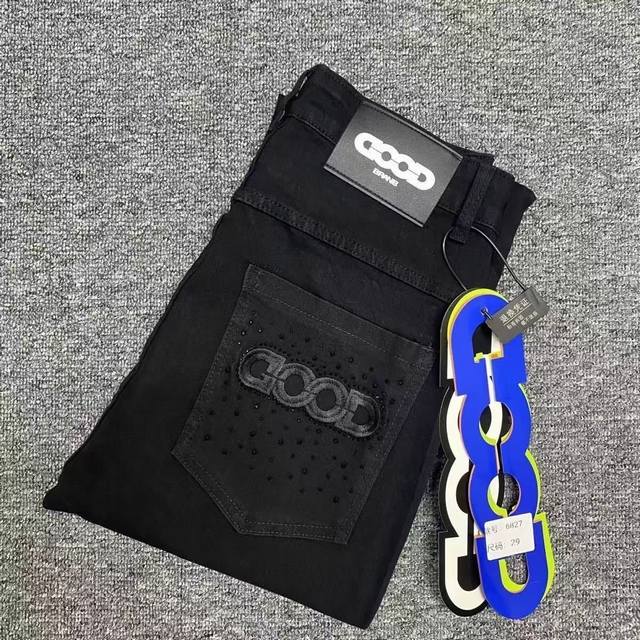 款号Cc917 Goodbrand最新超柔刺绣牛仔裤 顶级用料超柔高棉水洗牛仔面料每一件水洗费用高达常规工艺三倍之多 触感极致细腻 质感非常好 全身简约大气设计