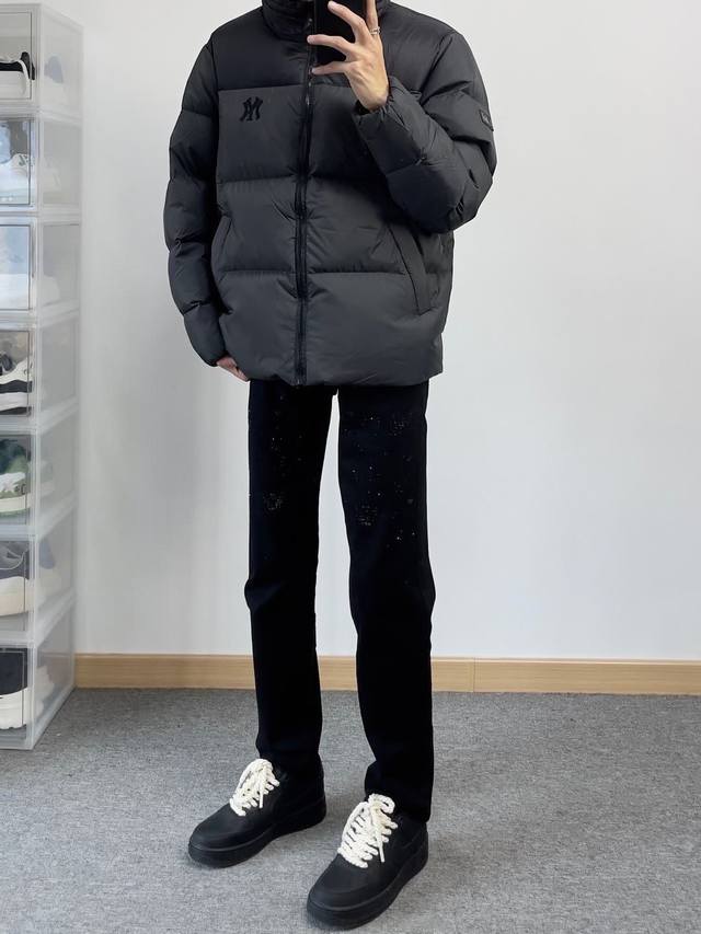 款号Cc585 经典百搭Amani阿玛尼烫钻牛仔裤 后袋开模定制满印标识，非常标签化，高级皮牌属于灵魂式的存在，复古且时髦摩登，完美标榜了品牌的身份！ 客供高级