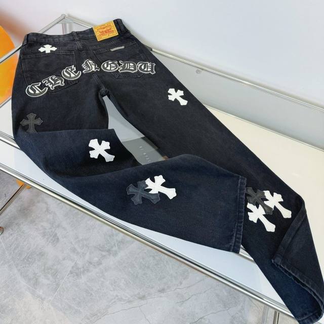 Oc 130 Chroe Hets Ch克罗心黑色白贴皮牛仔裤 Ch克罗心贴皮牛仔裤 柜价30W级别，贴布十字花点缀，女士高腰水洗牛仔裤！！ 绝对高端的奢华产物