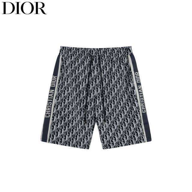 Dior 迪奥 24Fw 老花满印织带短裤 两侧织带拼接 满提花字母Logo 舒适透气吸汗弹力棉面料 男女同款 休闲短裤五分裤 颜色：黑 尺码：Xs-L
