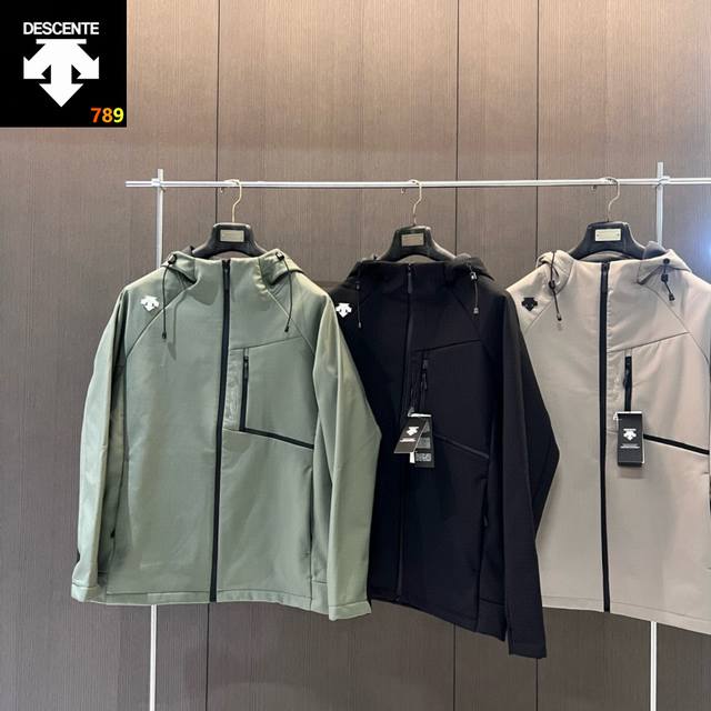 25Descente迪桑特 厚款加绒三色训练运动健身男士抓绒保暖防风外套 此款采用耐磨而高度A9955防风的外层，内里薄抓绒底料舒适保暖！并且吸湿排汗！ 版型做