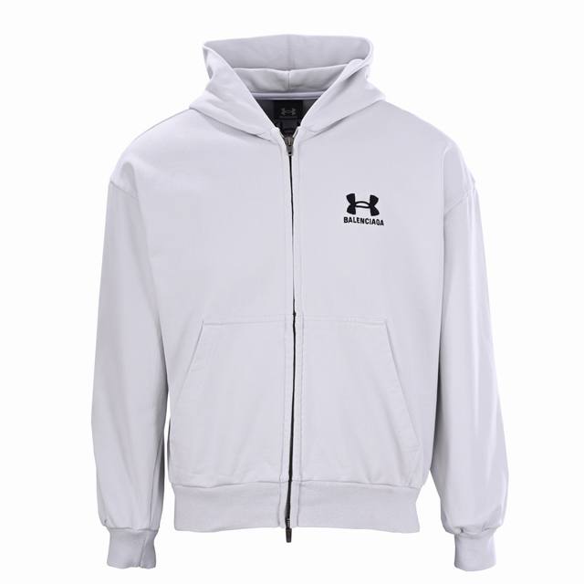 Balenciaga巴黎世家Blcg X Ua 联名款套装针织连帽卫衣外套 这款联名针织裤，将高端时尚与运动功能完美融合。打造出一款既时尚又实用的单品，既不张扬
