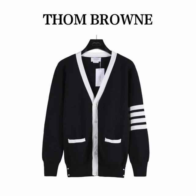 Tb新款撞色针织开衫四条杠开衫羊毛混纺毛衣Thom Browne 汤姆布朗 .Tb新款撞色条纹四条杠加厚针织毛衣五扣开衫 料子采用羊毛混纺 意大利产地标版本 柔