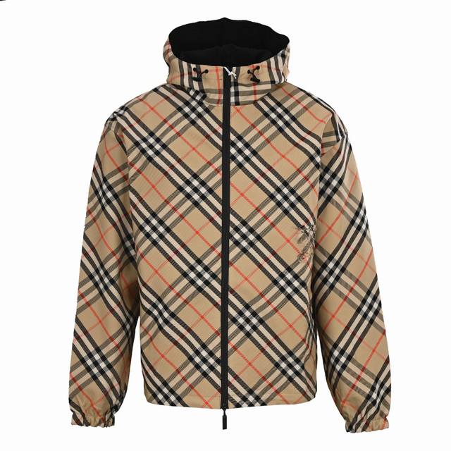 Burberry巴宝利Bbr 菱格纹战马双面连帽夹克外套 原版拆解后定制、 由 棉、涤纶、编织而成， 不同的面料具有不同的特点，如棉质面料透气性好、吸湿性强，涤