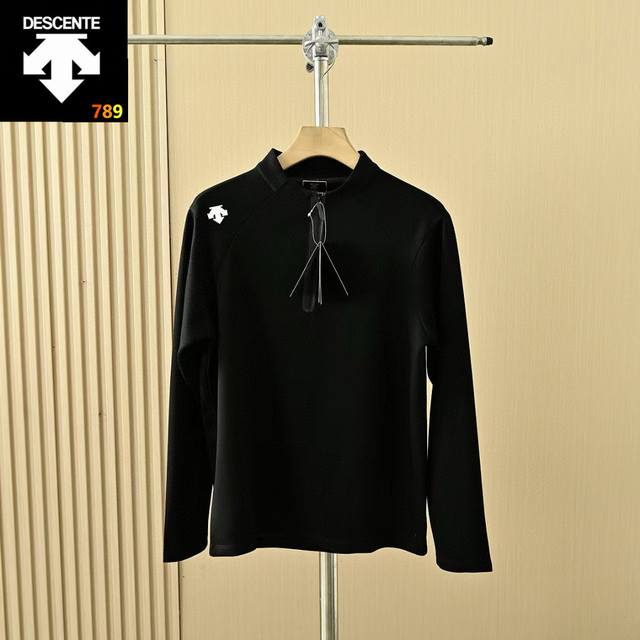 Descente迪桑特Training综训训练运动健身男士长袖针织衫春季，Training系列经典半开拉链设计长袖针织衫。 颜色：黑色，灰色，白色 采用Solo