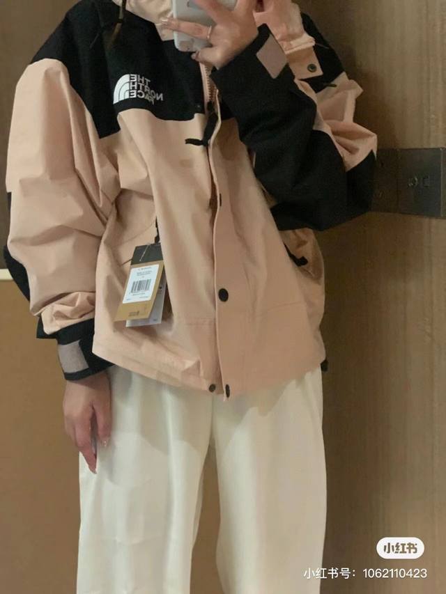 掌柜推荐 The North Face 北面Tnf 经典1990冲锋衣短款 粉色上身图一览