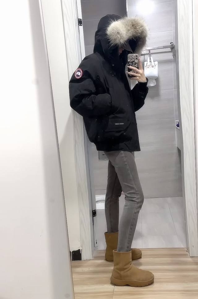 模特上身图 Canada Goose加拿大鹅#Chilliwack 7999M飞行员夹克短款羽绒服 01款#男女同款# 正品同步防伪芯片感应！ 进口21支涤棉混